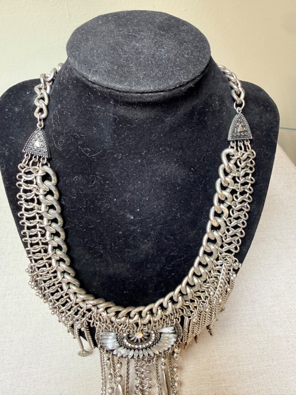 Paparazzi "The Alicia" Zi Collection Silver Tone Boho Statement Necklace - Picture 4 of 8
